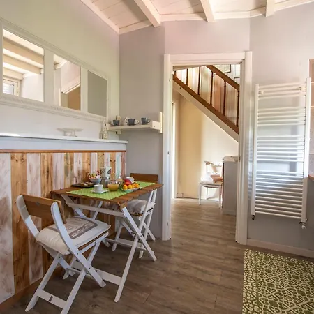 Apartamento 201b - In Villa, Relax Nel Di Lavagna, Giardino E Piscina Condivisa