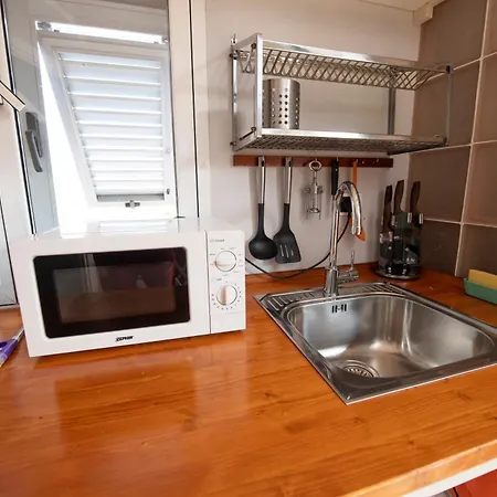 Apartamento 201b - In Villa, Relax Nel Di Lavagna, Giardino E Piscina Condivisa *